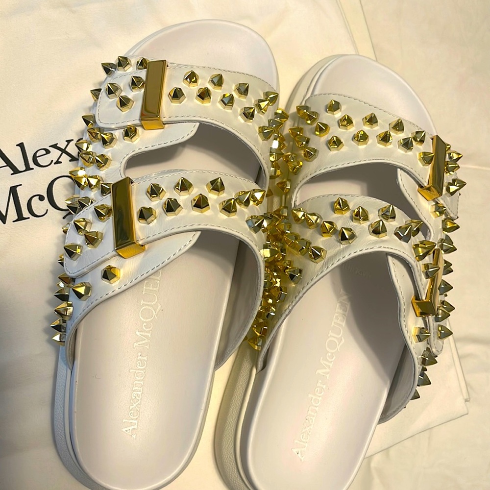 Alexander McQueen shoes, Gold spikes with white !